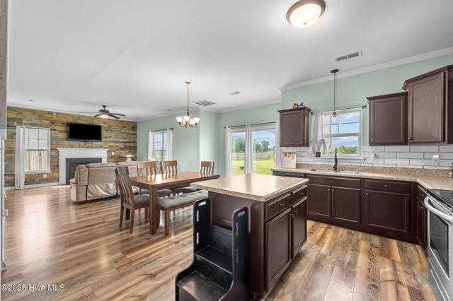 113 Woodwater Drive, Richlands, NC 28574