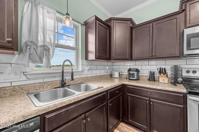113 Woodwater Drive, Richlands, NC 28574