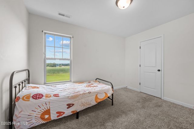 113 Woodwater Drive, Richlands, NC 28574