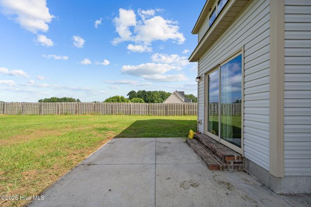 113 Woodwater Drive, Richlands, NC 28574