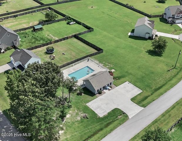 113 Woodwater Drive, Richlands, NC 28574