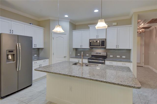 7408 RIDGELAKE CIRCLE, Bradenton, FL 34203