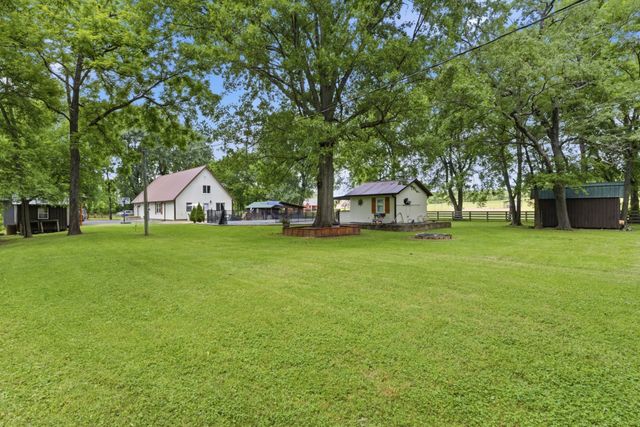 2540 Carl Fox Rd, Cornersville, TN 37047