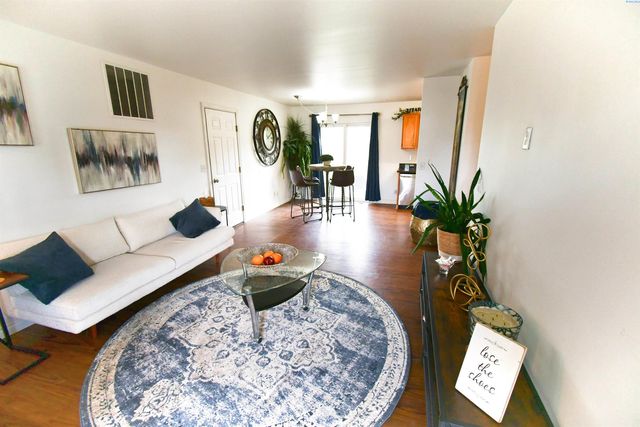 405 Belle, Benton City, WA 99320