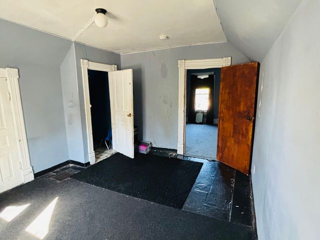 484 Hickory Place, Elgin, IL 60120