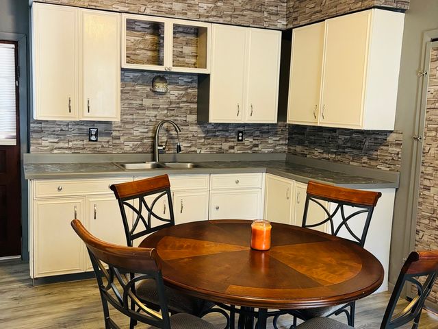 484 Hickory Place, Elgin, IL 60120