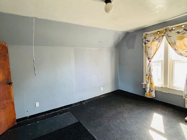 484 Hickory Place, Elgin, IL 60120