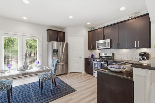 2101 Rivers Edge WAY 22, Austin, TX 78741