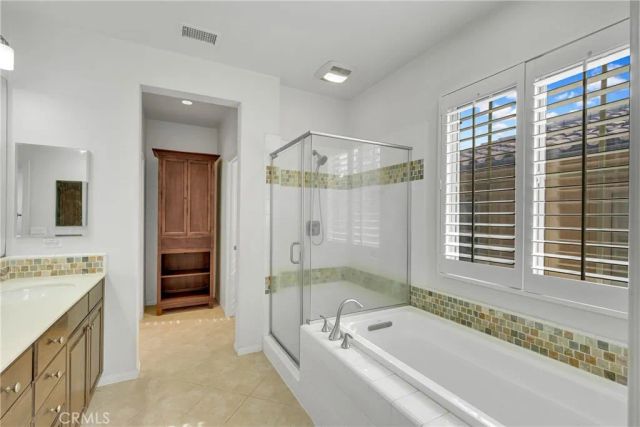 29 Splendor, Irvine, CA 92618