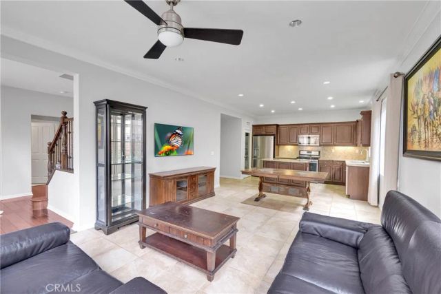 29 Splendor, Irvine, CA 92618