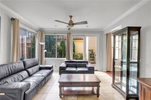 29 Splendor, Irvine, CA 92618