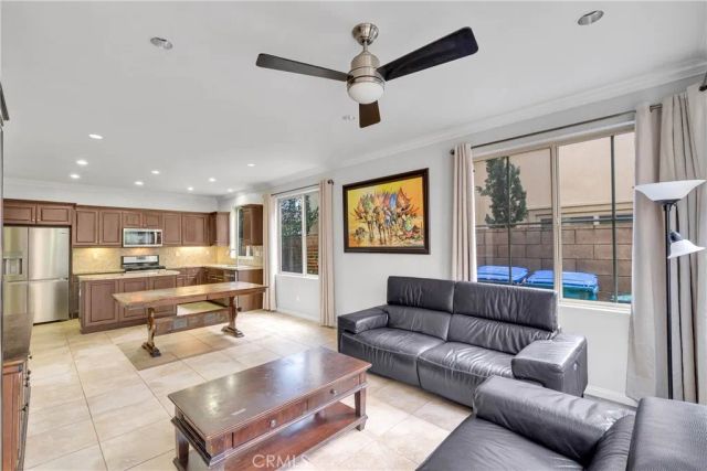 29 Splendor, Irvine, CA 92618