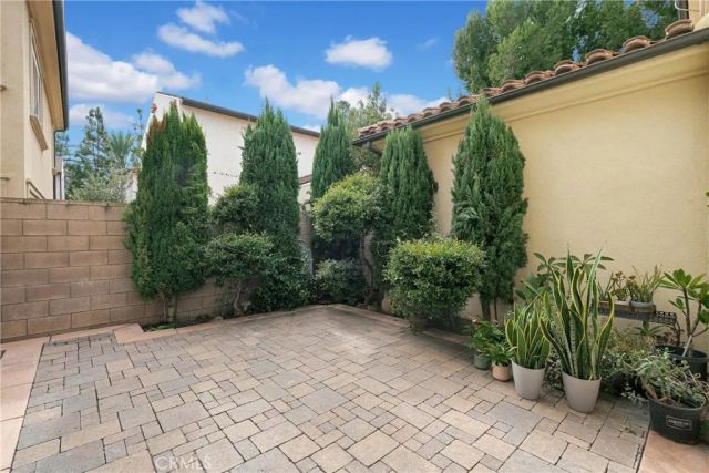 29 Splendor, Irvine, CA 92618