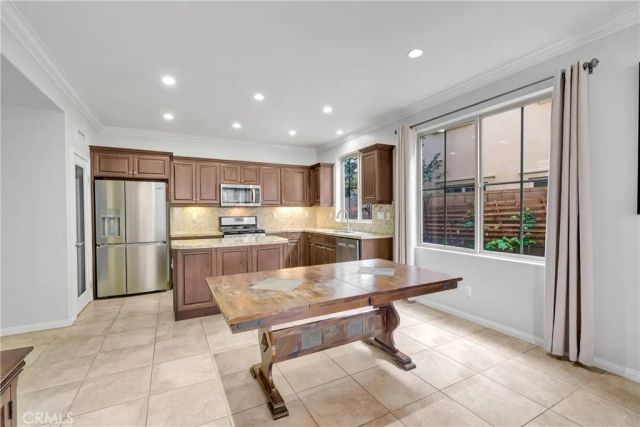 29 Splendor, Irvine, CA 92618