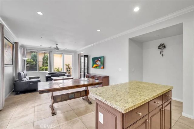 29 Splendor, Irvine, CA 92618