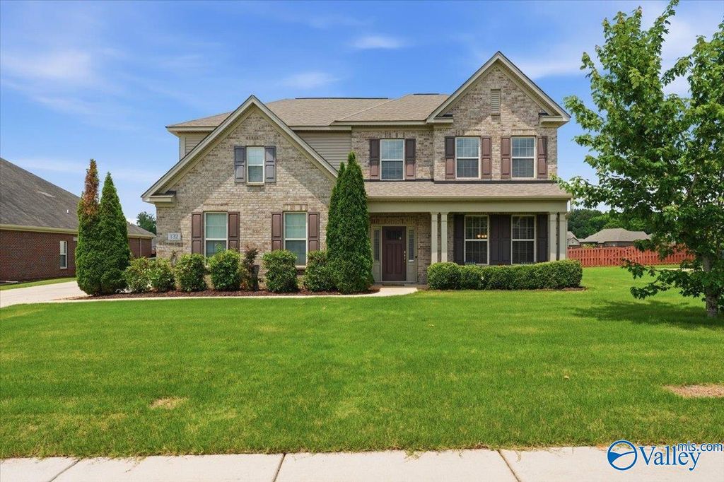 132 Chattooga Place, New Market, AL 35761