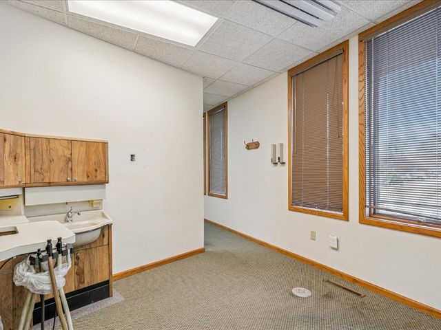 3900 River Ridge Dr NE A & B, Cedar Rapids, IA 52402