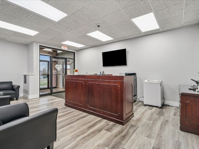 3900 River Ridge Dr NE A & B, Cedar Rapids, IA 52402