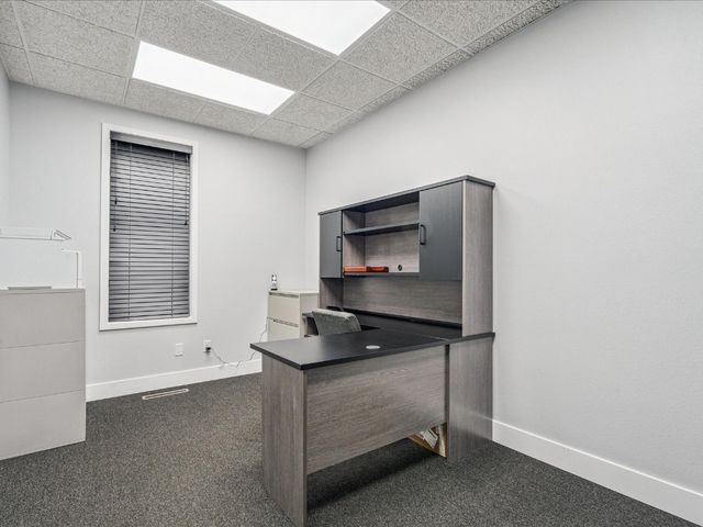 3900 River Ridge Dr NE A & B, Cedar Rapids, IA 52402