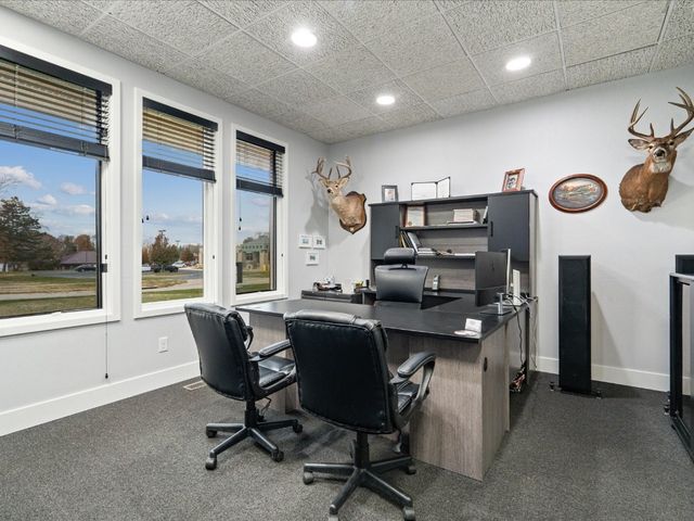 3900 River Ridge Dr NE A & B, Cedar Rapids, IA 52402