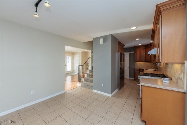 23915 Glenhill Drive, Beachwood, OH 44122