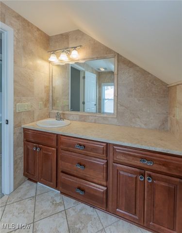 23915 Glenhill Drive, Beachwood, OH 44122