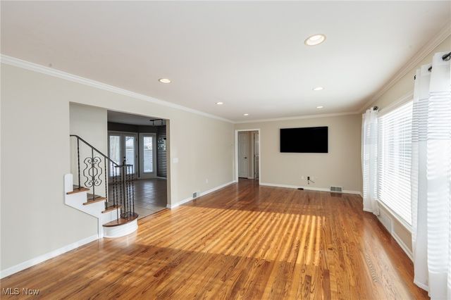 23915 Glenhill Drive, Beachwood, OH 44122