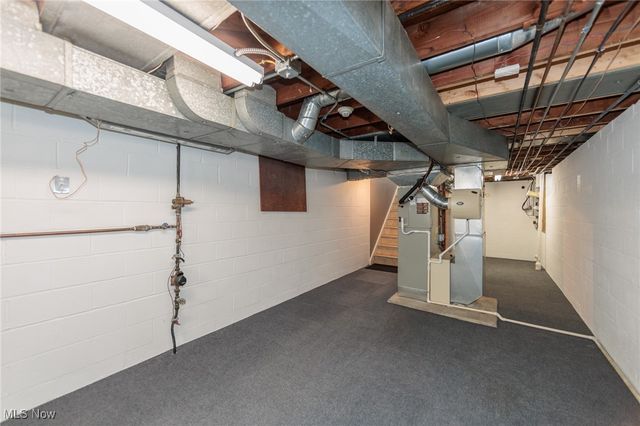 23915 Glenhill Drive, Beachwood, OH 44122