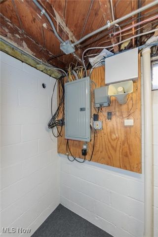 23915 Glenhill Drive, Beachwood, OH 44122