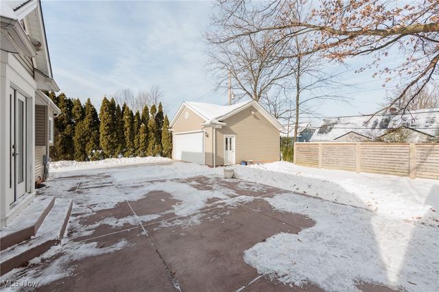 23915 Glenhill Drive, Beachwood, OH 44122