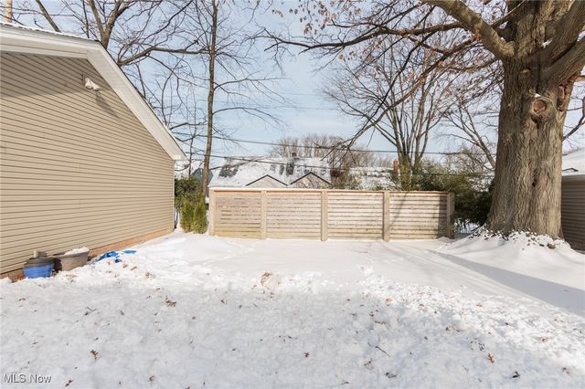 23915 Glenhill Drive, Beachwood, OH 44122