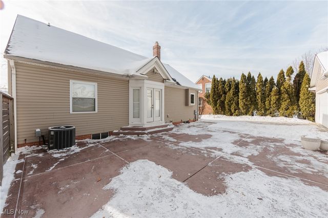 23915 Glenhill Drive, Beachwood, OH 44122