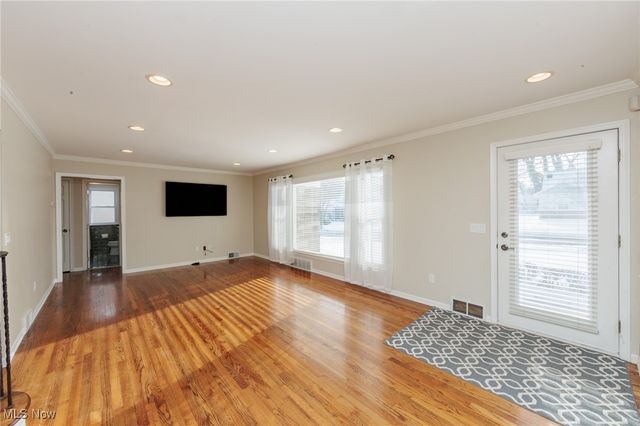 23915 Glenhill Drive, Beachwood, OH 44122