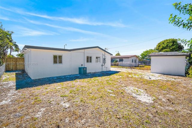 649 NW 20th Ct, Pompano Beach, FL 33060