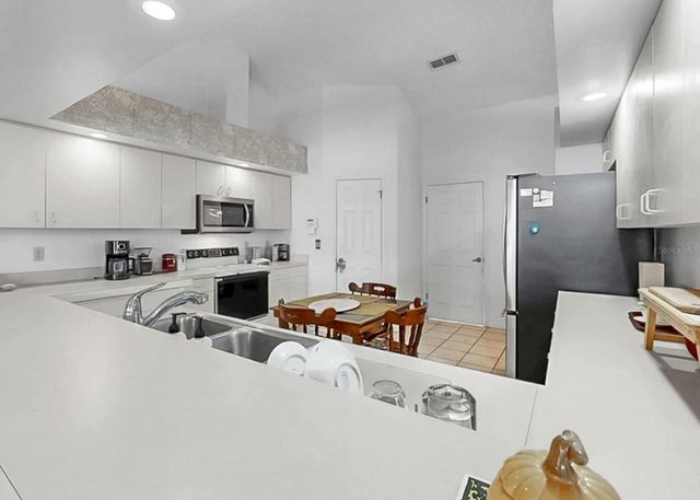 2003 NEW BEDFORD DRIVE, Sun City Center, FL 33573