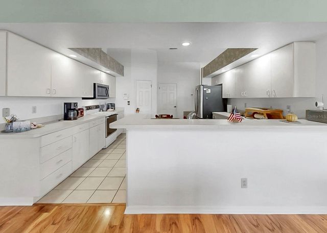 2003 NEW BEDFORD DRIVE, Sun City Center, FL 33573