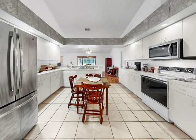 2003 NEW BEDFORD DRIVE, Sun City Center, FL 33573