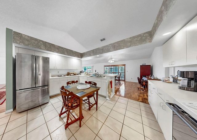 2003 NEW BEDFORD DRIVE, Sun City Center, FL 33573