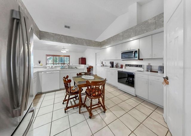 2003 NEW BEDFORD DRIVE, Sun City Center, FL 33573