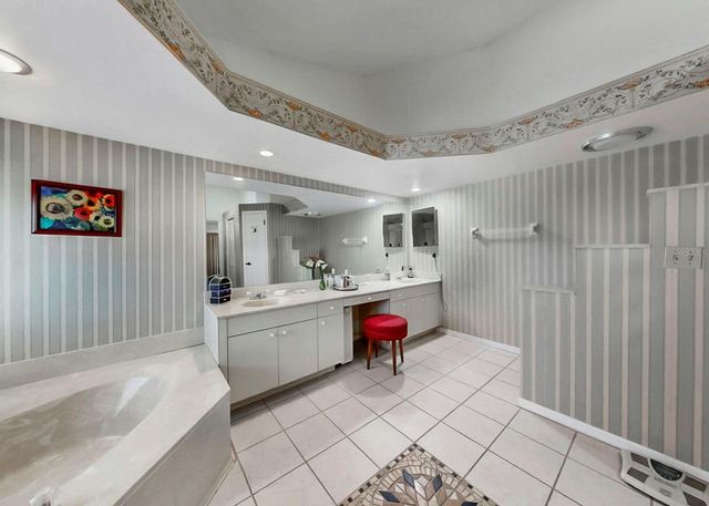 2003 NEW BEDFORD DRIVE, Sun City Center, FL 33573