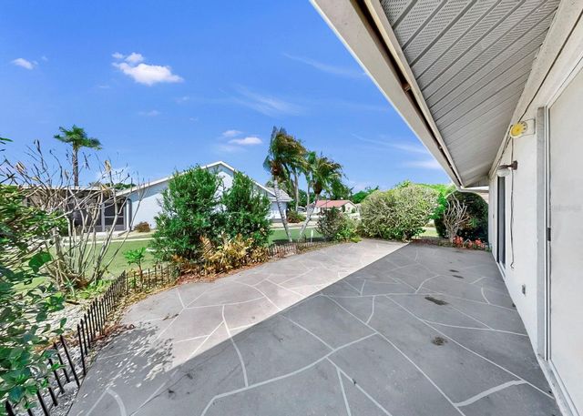 2003 NEW BEDFORD DRIVE, Sun City Center, FL 33573