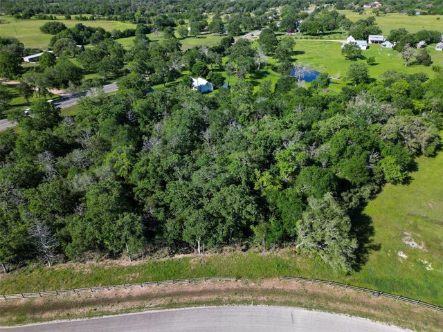 109 Woodland Meadows Lane, La Grange, TX 78945