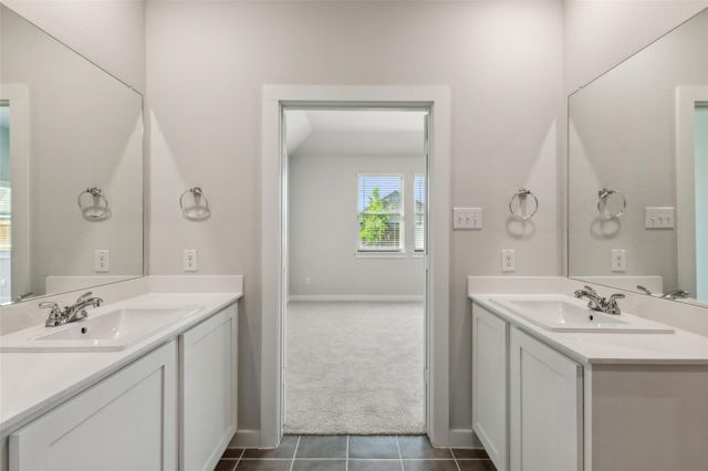 310 Bendecido LOOP, Elgin, TX 78621