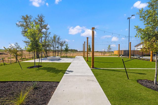 310 Bendecido LOOP, Elgin, TX 78621