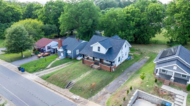 242 8th Avenue Drive SW, Hickory, NC 28602