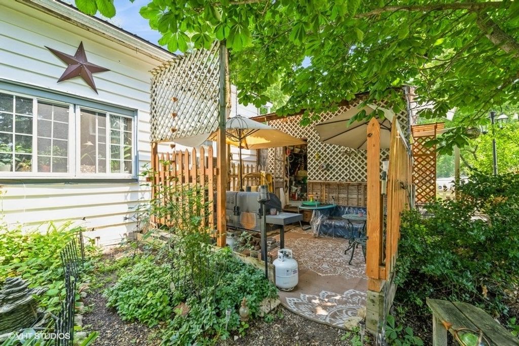 8316 Howe Road, Wonder Lake, IL 60097