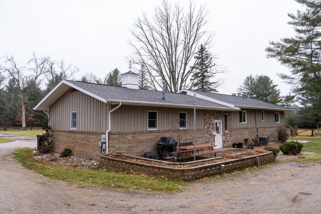 5110 W Mannsiding Road, Lake, MI 48632