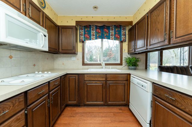 5110 W Mannsiding Road, Lake, MI 48632