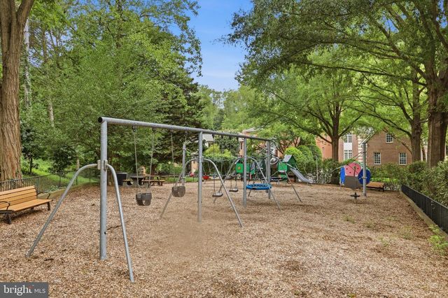4006 HIGHWOOD CT NW, Washington, DC 20007