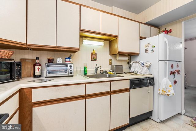 6 WARREN LODGE CT #2D, Cockeysville, MD 21030